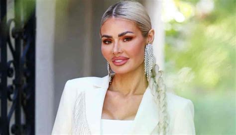 chloe sims net worth 2022.